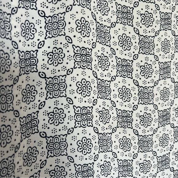 LOFT Floral Print with Gold Buttons Blouse | Navy Blue & White | Size: S | Women - Picture 3 of 8